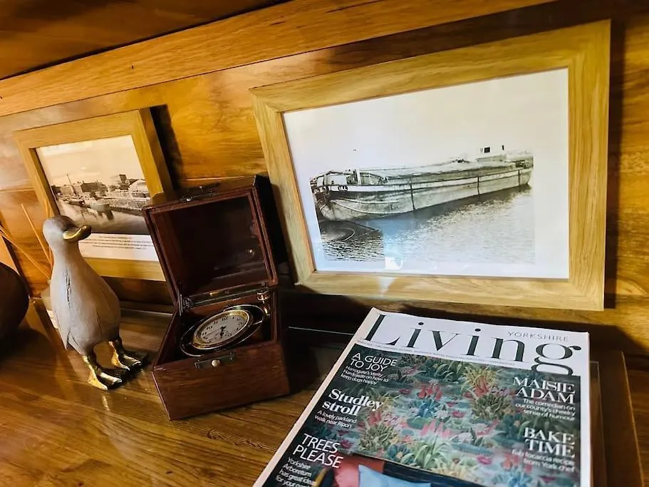 Unique Houseboat Experience I Central City Break يورك المملكة المتحدة