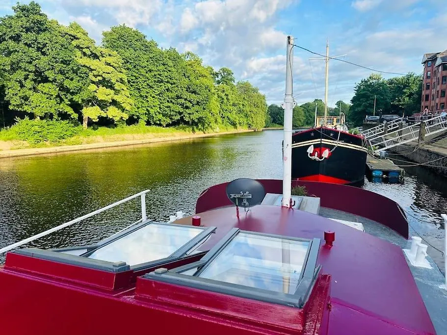 Unique Houseboat Experience I Central City Break يورك بوتيل